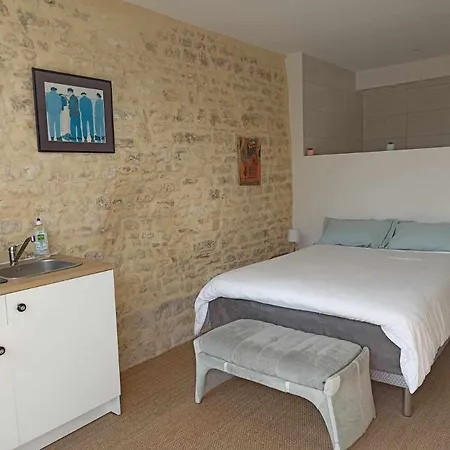 Vargas Avec Jardin - Omaha דירה קולוויל-סור-מר